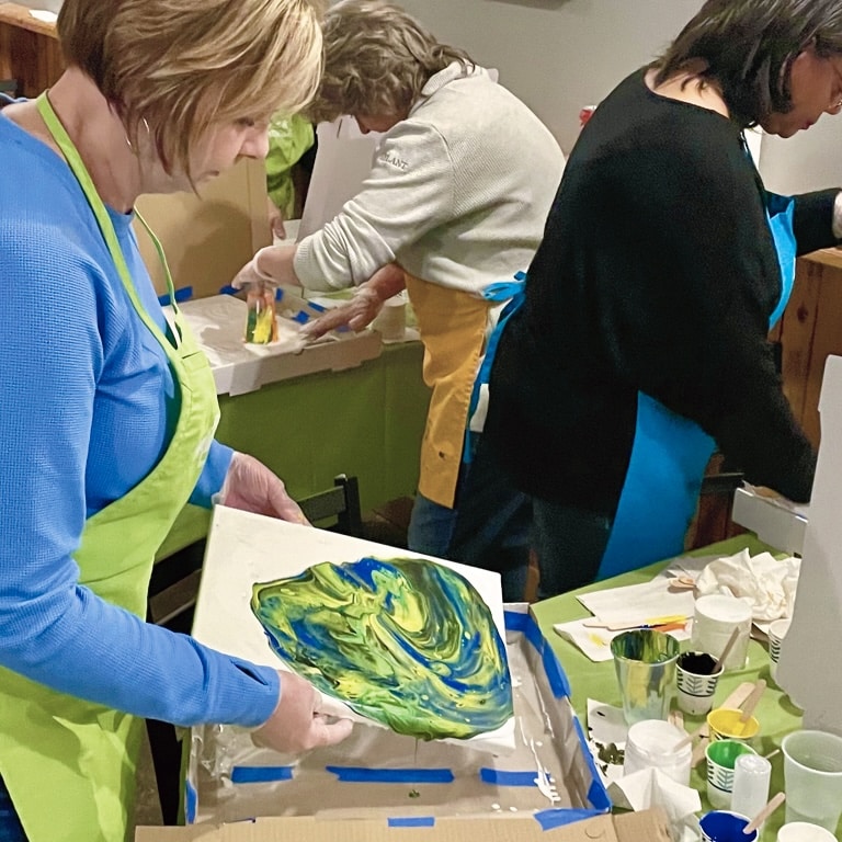 Fluid art pour spotlight